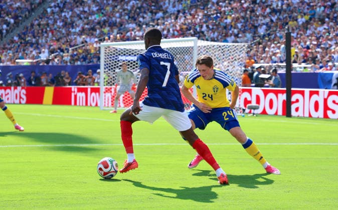 2026 World Cup - France v Sweden French soccer player Ousmane Dembele drives the ball during the match between France vs Sweden at the FIFA World Cup, WM, Weltmeisterschaft, Fussball in The New York New Jersey Stadium, NJ on June 30, 2026. Photo by Charles Guerin ABACAPRESS.COM New York City NJ United States  Copyright: xGuerinxCharles ABACAx
