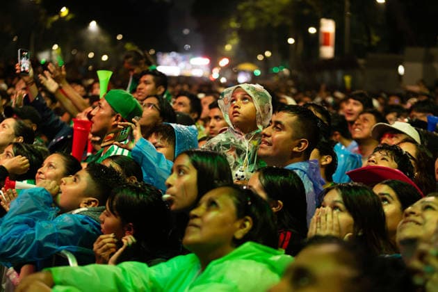 June 30, 2026, Mexico City, Mexico: Fans of the Mexican national team, Nationalteam watched the 2026 FIFA World Cup, WM, Weltmeisterschaft, Fussball match between Mexico and Ecuador on public screens along the Paseo de la Reforma in Mexico City, where Mexico secured a 2Ã¢â‚¬0 victory; following the win, they continued the celebration in the city s streets. Mexico City Mexico - ZUMAl178 0860468676st Copyright: xCristianxLeyvax