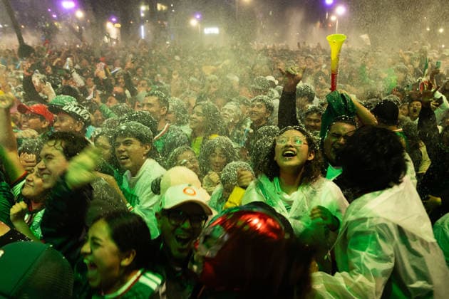 June 30, 2026, Mexico City, Mexico: Fans of the Mexican national team, Nationalteam watched the 2026 FIFA World Cup, WM, Weltmeisterschaft, Fussball match between Mexico and Ecuador on public screens along the Paseo de la Reforma in Mexico City, where Mexico secured a 2Ã¢â‚¬0 victory; following the win, they continued the celebration in the city s streets. Mexico City Mexico - ZUMAl178 0860468922st Copyright: xCristianxLeyvax