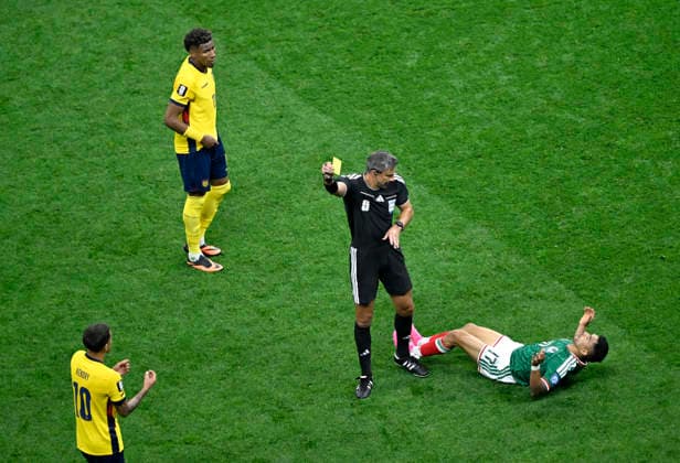 (260701) -- MEXICO CITY, July 1, 2026 -- Kendry Paez (1st L) of Ecuador is shown a yellow card by referee Slavko Vincic (2nd R) during the round of 32 match between Mexico and Ecuador at the 2026 FIFA World Cup, WM, Weltmeisterschaft, Fussball at the Mexico City Stadium, Mexico, June 30, 2026. ) (SP)MEXICO-MEXICO CITY-FOOTBALL-FIFA WORLD CUP-ROUND OF 32-MEX VS ECU LixMuzi 