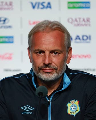 Football - FIFA World Cup, WM, Weltmeisterschaft, Fussball 2026 - DR Congo press conference, PK, Pressekonferenz Atlanta, USA. DR Congo national soccer team head coach SÃ bastien Desabre addresses the media during a press conference at Atlanta Stadium in Atlanta, Georgia, USA, on June 30, 2026, ahead of their FIFA World Cup 2026 match against England. Atlanta United States  Copyright: xMatrixxImagesx xLynnexGleesonx