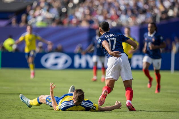 Saliba Williams and GYOKERES Viktor fighting for ball during FIFA World Cup, WM, Weltmeisterschaft, Fussball 2026 : Round of 32 France vs Sweden 30 June 2026 NEW YORK NEW JERSEY New Jersey Stadium USA By IMAGO Didier Lefa Studio Desire Ameka New York New Jersey Stadium United State of America