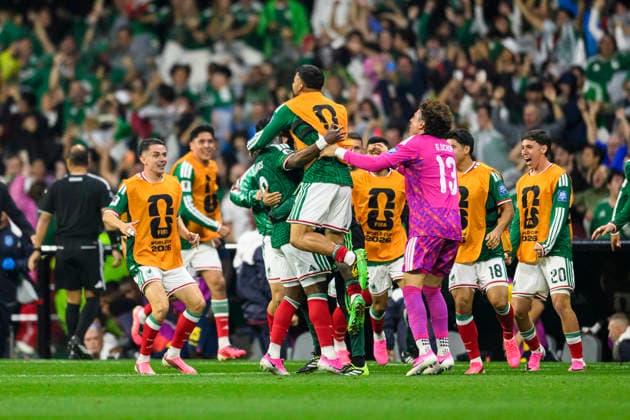 June 30, 2026, Peru: Julian Quinones of Mexico celebrates his goal during the FIFA World Cup, WM, Weltmeisterschaft, Fussball 2026 match between Mexico and Ecuador. Mexico hosted Ecuador at Mexico City Stadium on June 20, 2026 in Mexico City, Mexico Soccer 2026: Mexico 2:0 Ecuador - FIFA World Cup 2026  - ZUMAf196 20260630_zsp_f196_004 Copyright: xMartinxFonsecax