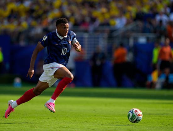 Kylian Mbappe (Frankreich, 10) am Ball. USA, FIFA Weltmeisterschaft, Sechzehntelfinale, Frankreich vs Schweden, East Rutherford, 30.06.2026 FIFA Weltmeisterschaft, Sechzehntelfinale, Frankreich vs Schweden, East Rutherford, 30.06.2026 East Rutherford *** Kylian Mbappé, France; No. 10, USA; FIFA World Cup, Round of 32, France vs. Sweden, East Rutherford, June 30, 2026 FIFA World Cup, Round of 32, France vs. Sweden, East Rutherford, June 30, 2026 East Rutherford Copyright: xEibner-Pressefoto ScottxColemanx EP_SCN