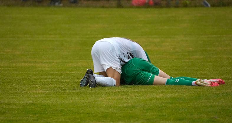 Foto : Torhüter Tom MÜLLER (Altona) rettet gegen Martijn KAARS (Pauli , links) Fussball Regionalliga Nord , am Di. 30.06.2026 Altona 93 - FC St. Pauli *** Photo: Goalkeeper Tom MÜLLER of Altona makes a save against Martijn KAARS of St. Pauli, left, in the Regionalliga Nord soccer match on Tue, June 30, 2026: Altona 93 vs. FC St. Pauli