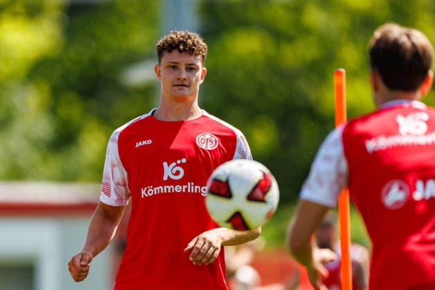 1. FSV Mainz 05, Auftakttraining, 01.07.2026 Eric Martel (1. FSV Mainz 05) Auftakttraining der Herren des 1. FSV Mainz 05 zur Saison 2026 27 der 1. Fussball Bundesliga, Trainingsgelände auf dem Wolfgang Frank Campus, Mainz, 01.07.2026 DFL DFB regulations prohibit any use of photographs as image sequences and or quasi-video. *** 1 FSV Mainz 05, First Training Session, July 1, 2026 Eric Martel 1 FSV Mainz 05 Men’s team’s first training session of the 2026–27 season in the 1. Bundesliga, training grounds at the Wolfgang Frank Campus, Mainz, July 1, 2026 DFL DFB regulations prohibit any use of photographs as image sequences and or quasi-video Copyright: xBEAUTIFULxSPORTS Hahnex
