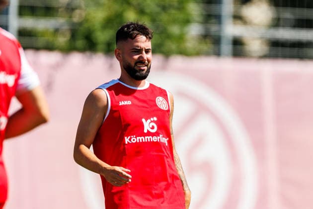 1. FSV Mainz 05, Auftakttraining, 01.07.2026 Marco Richter (1. FSV Mainz 05) Auftakttraining der Herren des 1. FSV Mainz 05 zur Saison 2026 27 der 1. Fussball Bundesliga, Trainingsgelände auf dem Wolfgang Frank Campus, Mainz, 01.07.2026 DFL DFB regulations prohibit any use of photographs as image sequences and or quasi-video. *** 1 FSV Mainz 05, Season-Opening Training Session, July 1, 2026 Marco Richter 1 FSV Mainz 05 First training session for the 1 FSV Mainz 05 men’s team for the 2026–27 season of the 1. Bundesliga, training grounds at the Wolfgang Frank Campus, Mainz, July 1, 2026 DFL DFB regulations prohibit any use of photographs as image sequences and or quasi-video Copyright: xBEAUTIFULxSPORTS Hahnex