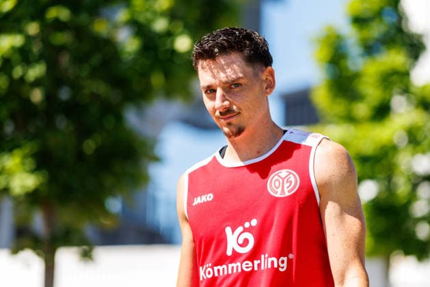 1. FSV Mainz 05, Auftakttraining, 01.07.2026 Anthony Caci (1. FSV Mainz 05, 19) Auftakttraining der Herren des 1. FSV Mainz 05 zur Saison 2026 27 der 1. Fussball Bundesliga, Trainingsgelände auf dem Wolfgang Frank Campus, Mainz, 01.07.2026 DFL DFB regulations prohibit any use of photographs as image sequences and or quasi-video. *** 1 FSV Mainz 05, Season-Opening Training Session, July 1, 2026 Anthony Caci 1 FSV Mainz 05, 19 First training session of the 1 FSV Mainz 05 men’s team for the 2026–27 season of the 1. Bundesliga, training grounds at the Wolfgang Frank Campus, Mainz, July 1, 2026 DFL DFB regulations prohibit any use of photographs as image sequences and or quasi-video Copyright: xBEAUTIFULxSPORTS Hahnex