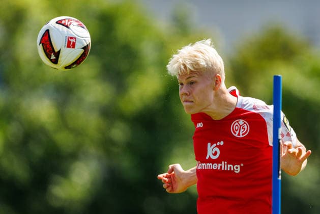1. FSV Mainz 05, Auftakttraining, 01.07.2026 Otto Ruoppi (1. FSV Mainz 05) Auftakttraining der Herren des 1. FSV Mainz 05 zur Saison 2026 27 der 1. Fussball Bundesliga, Trainingsgelände auf dem Wolfgang Frank Campus, Mainz, 01.07.2026 DFL DFB regulations prohibit any use of photographs as image sequences and or quasi-video. *** 1 FSV Mainz 05, Season-Opening Training Session, July 1, 2026 Otto Ruoppi 1 FSV Mainz 05 Men’s team’s first training session of the 2026–27 season in the 1. Bundesliga, training grounds at the Wolfgang Frank Campus, Mainz, July 1, 2026 DFL DFB regulations prohibit any use of photographs as image sequences and or quasi-video Copyright: xBEAUTIFULxSPORTS Hahnex