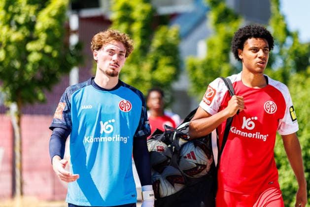 1. FSV Mainz 05, Auftakttraining, 01.07.2026 Maximilian Kinzig (1. FSV Mainz 05) Auftakttraining der Herren des 1. FSV Mainz 05 zur Saison 2026 27 der 1. Fussball Bundesliga, Trainingsgelände auf dem Wolfgang Frank Campus, Mainz, 01.07.2026 DFL DFB regulations prohibit any use of photographs as image sequences and or quasi-video. *** 1 FSV Mainz 05, Season-Opening Training Session, July 1, 2026 Maximilian Kinzig 1 FSV Mainz 05 Men’s team’s first training session of the 2026–27 season in the 1. Bundesliga, training grounds at the Wolfgang Frank Campus, Mainz, July 1, 2026 DFL DFB regulations prohibit any use of photographs as image sequences and or quasi-video Copyright: xBEAUTIFULxSPORTS Hahnex