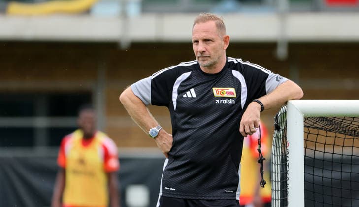 Trainer Mauro Lustrinelli Aktion Oberkörper Auftakttraining Fußball Fussball Training Bundesliga Herren DFL Saison 2026 2027 01.07.2026 1.FC Union Berlin FCU DFL regulations prohibit any use of photographs as image sequences and or quasi-video. *** Coach Mauro Lustrinelli, Upper Body Drill, Pre-Season Training, Sports, Soccer, Soccer Training, Bundesliga, Men s, DFL, 2026–2027 Season, January 7, 2026, 1. FC Union Berlin (FCU). DFL regulations prohibit any use of photographs as image sequences and or quasi-video.
