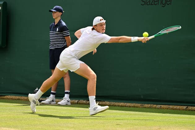 Wimbledon Tennis Championships 2026 - Day 3 LONDON, UNITED KINGDOM - July 01: Ignacio Buse of Peru plays against Jenson Brooksby of the United States in the Mens singles second round match against during day three of The Wimbledon Tennis Championships at All England Lawn Tennis and Croquet Club on July 01, 2026 in London, United Kingdom Ray Tang Anadolu London United Kingdom. Editorial use only. Please get in touch for any other usage.  Copyright: x2026xAnadoluxRayxTangx