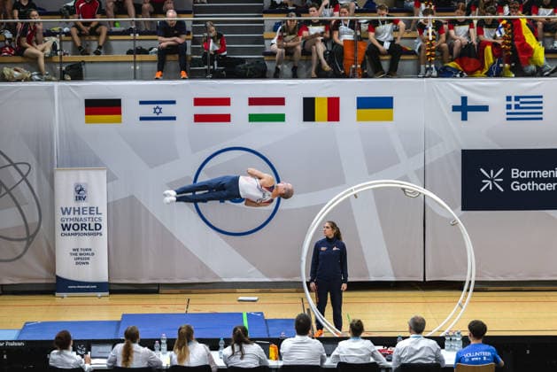 Wheel Gymnastics World Championships 2026 Rhönrad Weltmeisterschaft 2026. Deutschland, Göttingen am 01. Juli 2026: Tag eins der Weltmeisterschaft in Rhönrad mit über 250 Athletinnen und Athleten aus 17 Nationen. Im Bild: Der Niederländischer Rhönrad Turner GabriÃ«l Lomans beim Sprung Disziplin (Vault). *** 2026 World Championships in Wheel Gymnastics, 2026 Rhönrad World Championships, Germany, Göttingen on July 1, 2026—Day one of the Rhönrad World Championships with over 250 athletes from 17 nations. Pictured: Dutch Rhönrad gymnast Gabriël Lomans during the vault event.
