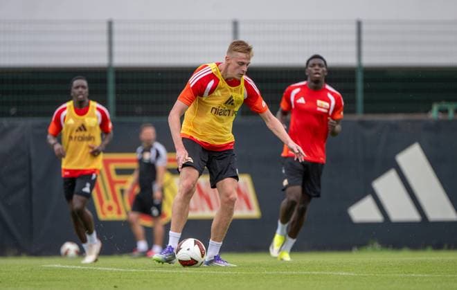 Fußball, Herren, Saison 2026 2027, 1. Bundesliga, 1. FC Union Berlin, Training auf Trainingsplatz II, v. l. Stanley Nsoki (1. FC Union Berlin), Zeno van den Bosch (1. FC Union Berlin), Mekhi Gray (U19, 1. FC Union Berlin), 01.07. 2026, *** Soccer, Men s, 2026–2027 Season, Bundesliga 1, 1. FC Union Berlin, Training on Training Field II, from left: Stanley Nsoki (1. FC Union Berlin), Zeno van den Bosch (1. FC Union Berlin), Mekhi Gray (U19, 1. FC Union Berlin), July 1, 2026, Copyright: xMatthiasxKochx