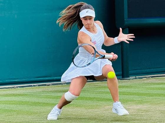 Wimbledon Tennis Championships 2026 - Day 3 LONDON, UNITED KINGDOM - JULY 1: Zeynep Sonmez of Turkiye in action against Claire Liu (not seen) of US in the women s singles second round match during day three of The Wimbledon Tennis Championships at All England Lawn Tennis and Croquet Club on July 1, 2026 in London, United Kingdom. Ray Tang Anadolu London United Kingdom. Editorial use only. Please get in touch for any other usage.  Copyright: x2026xAnadoluxRayxTangx