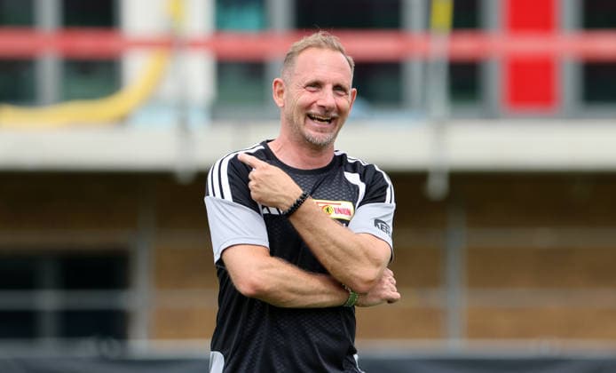 Sport Bilder des Tages Trainer Mauro Lustrinelli lacht Aktion Oberkörper Auftakttraining Fußball Fussball Training Bundesliga Herren DFL Saison 2026 2027 01.07.2026 1.FC Union Berlin FCU DFL regulations prohibit any use of photographs as image sequences and or quasi-video. *** Coach Mauro Lustrinelli laughs Action Upper Body Kickoff Training Sports Soccer Soccer Training Bundesliga Men s DFL Season 2026–2027 January 7, 2026 1. FC Union Berlin FCU DFL regulations prohibit any use of photographs as image sequences and or quasi-video