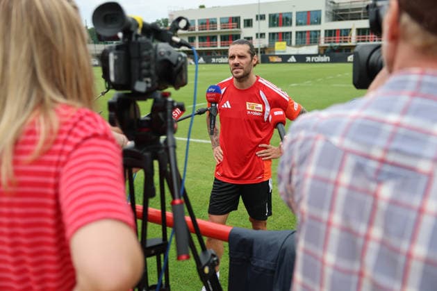 BERLIN, DEUTSCHLAND - JULY 1: Christopher Trimmel (Union Berlin, 28) answers the questions of journalists, during the Training kick-off 1. FC Union Berlin at Training ground at Stadion an der Alten Foersterei on matchday 32 on July 1, 2026 in Berlin, Deutschland. DFB regulations prohibit any use of photographs as image sequences and or quasi video. Berlin Deutschland Copyright: xO.Frankex