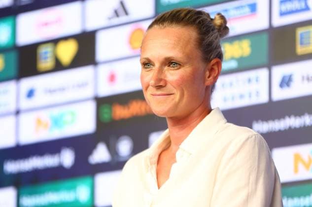01.07.2026, xcex, GER, Hamburg, Volksparkstadion, Fussball, 1. Bundesliga, Saison 2026 2027, HSV, Hamburger Sportverein, Pressekonferenz anlaesslich der Vorstellung der neuen HSV-Sportvorstaendin Kathleen Krueger beim HSV DFL regulations prohibit any use of photographs as image sequences and or quasi-video *** July 1, 2026, xcex, GER, Hamburg, Volksparkstadion, Soccer, Bundesliga 1, 2026–2027 season, HSV, Hamburger Sportverein, press conference marking the introduction of HSV’s new sporting director, Kathleen Krueger; DFL regulations prohibit any use of photographs as image sequences and or quasi-video