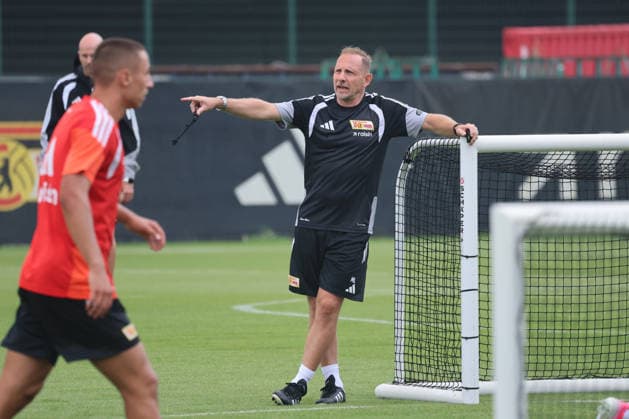 BERLIN, DEUTSCHLAND - JULY 1: Trainer Coach Mauro Lustrinelli (Union Berlin), during the Training kick-off 1. FC Union Berlin at Training ground at Stadion an der Alten Foersterei on matchday 32 on July 1, 2026 in Berlin, Deutschland. DFB regulations prohibit any use of photographs as image sequences and or quasi video. Berlin Deutschland Copyright: xO.Frankex