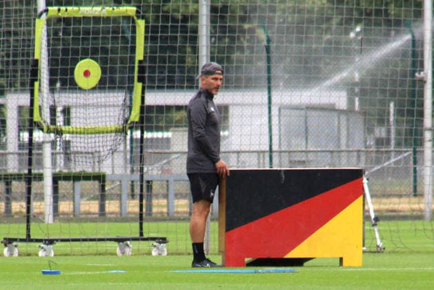 DEU, DFL, 2. FBL Hertha BSC, Training, 01.07.2026, Sportforum, Berlin, DEU, DFL, 2. FBL Hertha BSC, Training, im Bild Cheftrainer Stefan Leitl (Hertha BSC Berlin), Deutschlandfahne DFL - regulations prohibit any use of Photographs as image sequences and or quasi-video *** GER, DFL, 2nd Bundesliga Hertha BSC, Training, July 1, 2026, Sportforum, Berlin, GER, DFL, 2nd Bundesliga Hertha BSC, Training, Pictured: Head Coach Stefan Leitl, Hertha BSC Berlin, German flag. DFL regulations prohibit any use of photographs as image sequences and or quasi-video. nordphotoxGmbHx xEngler nph00076