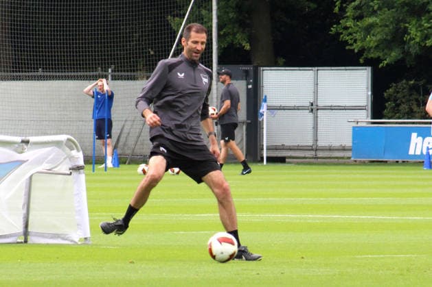 DEU, DFL, 2. FBL Hertha BSC, Training, 01.07.2026, Sportforum, Berlin, DEU, DFL, 2. FBL Hertha BSC, Training, im Bild Co-Trainer Andre Mijatovic (Hertha BSC Berlin) DFL - regulations prohibit any use of Photographs as image sequences and or quasi-video *** DEU, DFL, 2nd Bundesliga Hertha BSC, Training, July 1, 2026, Sportforum, Berlin, DEU, DFL, 2nd Bundesliga Hertha BSC, Training, Pictured: Assistant Coach Andre Mijatovic, Hertha BSC Berlin. DFL regulations prohibit any use of photographs as image sequences and or quasi-video. nordphotoxGmbHx xEngler nph00076