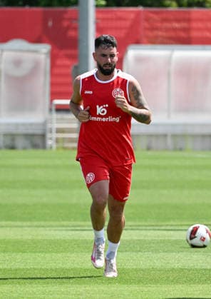 01.07.2026, xsltx, Fussball 1.Bundesliga, FSV Mainz 05 - Trainingsauftakt Saison 2026 27 v.l. Marco Richter (1. FSV Mainz 05) (DFL DFB REGULATIONS PROHIBIT ANY USE OF PHOTOGRAPHS as IMAGE SEQUENCES and or QUASI-VIDEO) *** July 1, 2026, xsltx, Soccer 1 Bundesliga, FSV Mainz 05 Starts Training for the 2026–27 Season; from left: Marco Richter, 1 FSV Mainz 05. DFL and DFB regulations prohibit any use of photographs as image sequences and or quasi-video.
