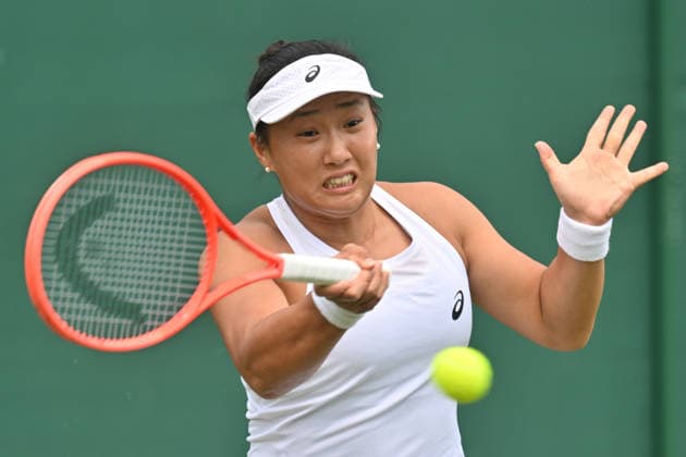 Wimbledon Tennis Championships 2026 - Day 3 LONDON, UNITED KINGDOM - JULY 1: Claire Liu of US in action against Zeynep Sonmez (not seen) of Turkiye in the women s singles second round match during day three of The Wimbledon Tennis Championships at All England Lawn Tennis and Croquet Club on July 1, 2026 in London, United Kingdom. Ray Tang Anadolu London United Kingdom. Editorial use only. Please get in touch for any other usage.  Copyright: x2026xAnadoluxRayxTangx
