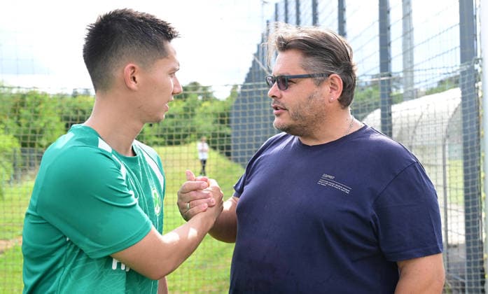 01.07.2026 - Fussball - 2. Bundesliga - Saison 2026 2027 - SpVgg Greuther Fürth Fuerth ( Kleeblatt ) - Training Trainingsauftakt - - xwoxzix - Shinta Appelkamp (8, SpVgg Greuther Fürth ) mit Hans Fritsch *** July 1, 2026 Soccer 2. Bundesliga 2026–2027 Season SpVgg Greuther Fürth (Füroth Kleeblatt) Training First Day of Training xwoxzix Shinta Appelkamp 8, SpVgg Greuther Fürth with Hans Fritsch