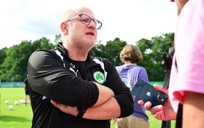 01.07.2026 - Fussball - 2. Bundesliga - Saison 2026 2027 - SpVgg Greuther Fürth Fuerth ( Kleeblatt ) - Training Trainingsauftakt - - xwoxzix - Heiko Vogel ( Trainer SpVgg Greuther Fürth ) im Interview *** July 1, 2026 Soccer 2. Bundesliga 2026–2027 Season SpVgg Greuther Fürth (Fuerth Kleeblatt) Training First Day of Training xwoxzix Interview with Heiko Vogel, Coach of SpVgg Greuther Fürth