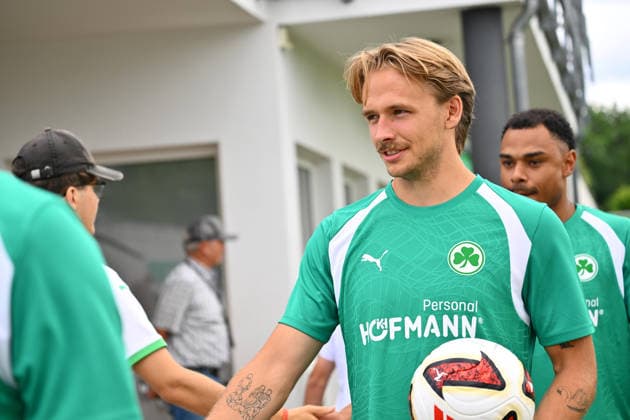 01.07.2026 - Fussball - 2. Bundesliga - Saison 2026 2027 - SpVgg Greuther Fürth Fuerth ( Kleeblatt ) - Training Trainingsauftakt - - xwoxzix - Mathias Flaga Olesen (8, SpVgg Greuther Fürth ) *** July 1, 2026 Soccer 2. Bundesliga 2026–2027 Season SpVgg Greuther Fürth Fürth Kleeblatt Training First Day of Training xwoxzix Mathias Flaga Olesen 8, SpVgg Greuther Fürth