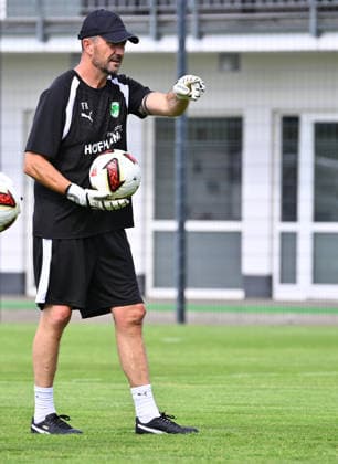 01.07.2026 - Fussball - 2. Bundesliga - Saison 2026 2027 - SpVgg Greuther Fürth Fuerth ( Kleeblatt ) - Training Trainingsauftakt - - xwoxzix - Frank Kackert (Torwarttrainer SpVgg Greuther Fürth ) *** July 1, 2026 Soccer 2. Bundesliga 2026–2027 Season SpVgg Greuther Fürth (Fuerth Kleeblatt) Training First Day of Training xwoxzix Frank Kackert Goalkeeper Coach, SpVgg Greuther Fürth