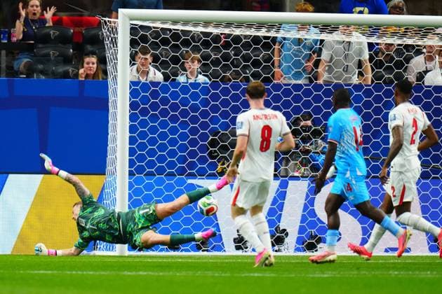 Sport Bilder des Tages Jordan Pickford of England fails to stop the opening goal England v DR Congo, 2026 FIFA World Cup, WM, Weltmeisterschaft, Fussball Group of 32, Football, Atlanta Stadium, Atlanta, Georgia, USA - 01 Jul 2026Atlanta Mercedes-Benz Stadium Georgia (GA) United States of America  Copyright: xJavierxGarcia Shutterstockx 16970375as