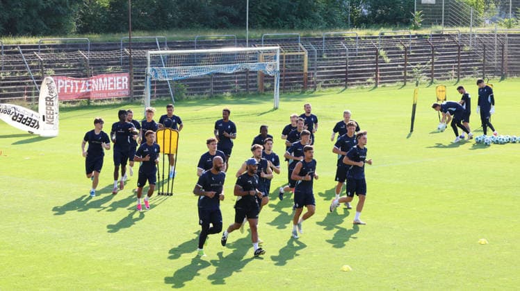 01.07.2026, xrekx, Fussball 3.Liga, SV Waldhof Mannheim - Trainingsauftakt Saison 2026 27 v.l. Luis Barbosa Athletiktrainer (SV Waldhof Mannheim) (DFL DFB REGULATIONS PROHIBIT ANY USE OF PHOTOGRAPHS as IMAGE SEQUENCES and or QUASI-VIDEO) Mannheim *** July 1, 2026, xrekx, Soccer 3rd Division, SV Waldhof Mannheim Starts Training for the 2026–27 Season; from left: Luis Barbosa, athletic trainer for SV Waldhof Mannheim; DFL; DFB; REGULATIONS PROHIBIT ANY USE OF PHOTOGRAPHS as IMAGE SEQUENCES and or QUASI-VIDEO; Mannheim