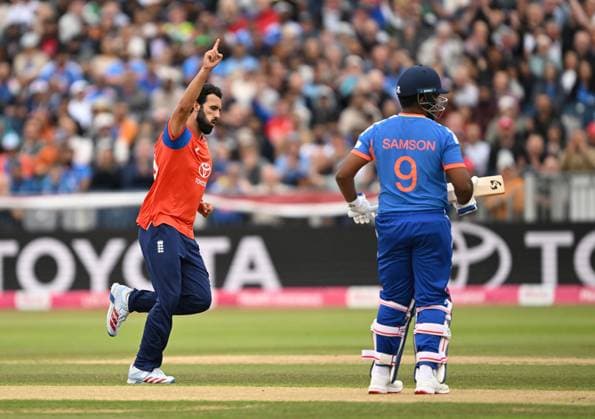 Saqib Mahmood of England celebrates taking the wicket of Sanju Samson of India England v India, Vitality IT20 Series, 1st T20, International Cricket, Banks Homes Riverside, Chester-le-Street, Durham, UK - 01 Jul 2026Chester-le-Street Banks Homes Riverside, Durham United Kingdom  Copyright: xGreigxCowie Shutterstockx 16971878x