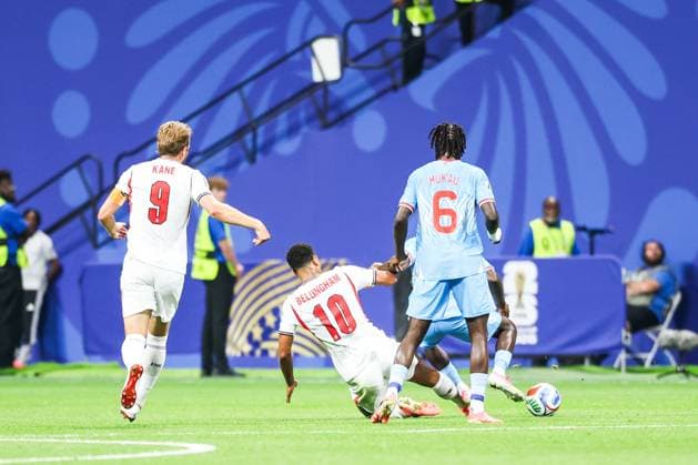 RECORD DATE NOT STATED FIFA World Cup, WM, Weltmeisterschaft, Fussball 2026 - Round of 32 - England v DR Congo Jude Bellingham player of England and Ngal ayel Mukau player of DR Congo during the FIFA World Cup 2026 Round of 32 match between England and DR Congo, at Atlanta Stadium, in Atlanta, United States, on Wednesday, July 01, 2026.(Foto: Vanessa Carvalho Brazil Photo Press IMAGO) Sports Copyright: xVanessaxCarvalhox