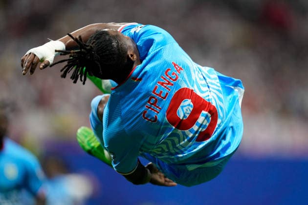 Brian Cipenga (DR Kongo, 9) jubelt nach seinem Tor. USA, FIFA Weltmeisterschaft, Sechzehntelfinale, England vs DR-Kongo, Atlanta, 01.07.2026 FIFA Weltmeisterschaft, Sechzehntelfinale, England vs DR-Kongo, Atlanta, 01.07.2026 Atlanta *** Brian Cipenga of the DR Congo, 9, celebrates after scoring a goal against the U.S., FIFA World Cup, Round of 16, England vs. DR Congo, Atlanta, July 1, 2026 FIFA World Cup, Round of 16, England vs. DR Congo, Atlanta, July 1, 2026, Atlanta Copyright: xEibner-Pressefoto ScottxColemanx EP_SCN