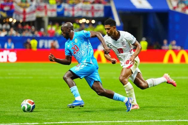Yoane Wissa of Congo DR and Jude Bellingham of England England v DR Congo, 2026 FIFA World Cup, WM, Weltmeisterschaft, Fussball Group of 32, Football, Atlanta Stadium, Atlanta, Georgia, USA - 01 Jul 2026Atlanta Mercedes-Benz Stadium Georgia (GA) United States of America  Copyright: xJavierxGarcia Shutterstockx 16970375cn