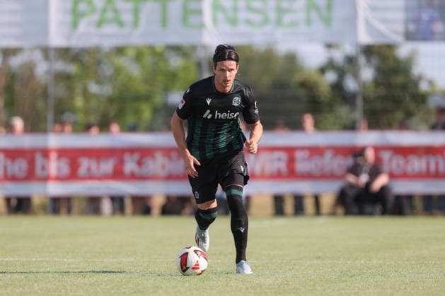 01.07.2026, xtgx, Fussball Testspiel, TSV Pattensen - Hannover 96 emspor, v.l. Jean Hugonet (Hannover) Freisteller, Einzelbild, Ganzkoerper, single frame (DFL DFB REGULATIONS PROHIBIT ANY USE OF PHOTOGRAPHS as IMAGE SEQUENCES and or QUASI-VIDEO) Pattensen *** July 1, 2026, xtgx, Soccer Friendly Match, TSV Pattensen Hannover 96 emspor, from left: Jean Hugonet Hannover, cutout, single frame, full-body, single frame. DFL and DFB regulations prohibit any use of photographs as image sequences and or quasi-video. Pattensen