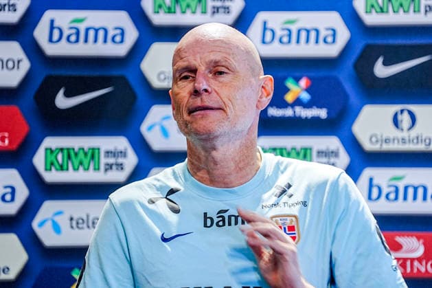 Fotball-VM 2026: Dallas, Texas , USA 20260701. Landslagssjef Stale Solbakken moter pressen pa spillerhotellet dagen etter seier mot Elfenbenskysten i fotball-VM 2026. Foto: Terje Pedersen NTB Dallas, Texas USA EDITORIAL USE ONLY. RESTRICTED USE FOR BETTING COMPANIES Ref:_SPOiaZbfO7daLg.jpg *** 2026 FIFA World Cup, Dallas, Texas, USA, July 1, 2026: National team coach Stale Solbakken addresses the press at the players hotel the day after the victory over Ivory Coast in the 2026 FIFA World Cup. Photo: Terje Pedersen, NTB, Dallas, Texas, USA EDITORIAL USE ONLY RESTRICTED USE FOR BETTING COMPANIES  Copyright: xTerjexPedersenx xNTBx