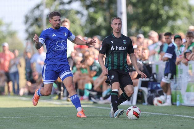 01.07.2026, xtgx, Fussball Testspiel, TSV Pattensen - Hannover 96 emspor, v.l. Maurice Neubauer (Hannover, 33) (DFL DFB REGULATIONS PROHIBIT ANY USE OF PHOTOGRAPHS as IMAGE SEQUENCES and or QUASI-VIDEO) Pattensen *** July 1, 2026, xtgx, soccer exhibition match, TSV Pattensen vs. Hannover 96, from left: Maurice Neubauer (Hannover), 33. DFL and DFB regulations prohibit any use of photographs as image sequences and or quasi-video. Pattensen