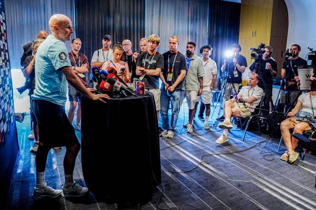 Fotball-VM 2026: Dallas, Texas , USA 20260701. Landslagssjef Stale Solbakken moter pressen pa spillerhotellet dagen etter seier mot Elfenbenskysten i fotball-VM 2026. Foto: Terje Pedersen NTB Dallas, Texas USA EDITORIAL USE ONLY. RESTRICTED USE FOR BETTING COMPANIES Ref:_SPO1BnsNxQgn9U.jpg *** 2026 FIFA World Cup, Dallas, Texas, USA, July 1, 2026: National team coach Stale Solbakken addresses the press at the players hotel the day after the victory over Ivory Coast in the 2026 FIFA World Cup. Photo: Terje Pedersen, NTB, Dallas, Texas, USA EDITORIAL USE ONLY RESTRICTED USE FOR BETTING COMPANIES  Copyright: xTerjexPedersenx xNTBx
