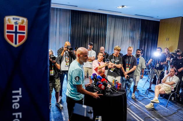 World Cup 2026: Dallas, Texas , USA 20260701. national team, Nationalteam manager Stale Solbakken meets the press at the players hotel the day after the victory against Ivory Coast in the 2026 World Cup. Photo: Terje Pedersen NTB Dallas, Texas United States EDITORIAL USE ONLY. RESTRICTED USE FOR BETTING COMPANIES Ref:_SPOowxb56Apc6c.jpg *** 2026 World Cup, Dallas, Texas, USA 20260701 National team manager Stale Solbakken meets the press at the players hotel the day after the victory against Ivory Coast in the 2026 World Cup Photo Terje Pedersen NTB Dallas, Texas, United States EDITORIAL USE ONLY RESTRICTED USE FOR BETTING COMPANIES  Copyright: xTerjexPedersenx xNTBx