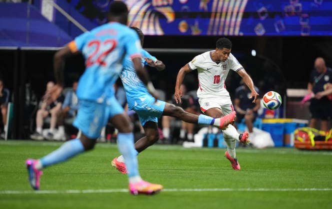 Jude Bellingham (England) during England and DR Congo, Round of 32 FIFA World Cup, WM, Weltmeisterschaft, Fussball 2026, Atlanta Stadium, Atlanta, United States on July 1, 2026. Thor Wegner DeFodi Images. (Photo by DeFodi Images) - *** Jude Bellingham of England during the match between England and the Democratic Republic of the Congo in the Round of 32 of the 2026 FIFA World Cup at Atlanta Stadium in Atlanta, United States, on July 1, 2026. Photo by DeFodi Images (Thor Wegner)