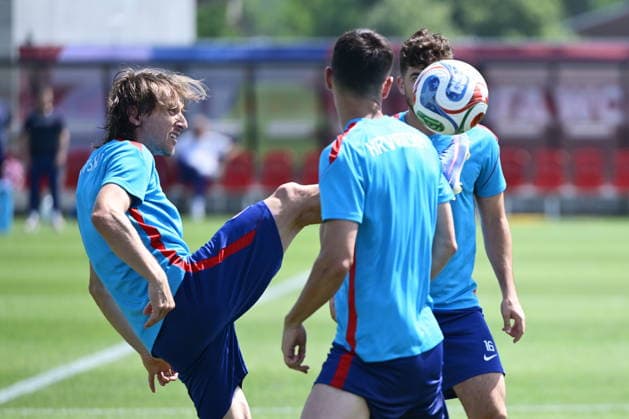 Canada, Toronto, 010726. Centennial Park Stadium. Training of the Croatian national football team after arriving in Toronto, where the day after tomorrow they will play a knock-out match in the round of 16 of the World Cup against Portugal. In the photo: Luka Modric. Photo: Boris Kovacev CROPIX Copyright: xxBorisxKovacevx trening_reprezentacija5-010726