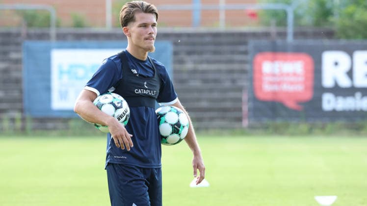 01.07.2026, xrekx, Fussball 3.Liga, SV Waldhof Mannheim - Trainingsauftakt Saison 2026 27 v.l. Diego Michel (SV Waldhof Mannheim) (DFL DFB REGULATIONS PROHIBIT ANY USE OF PHOTOGRAPHS as IMAGE SEQUENCES and or QUASI-VIDEO) Mannheim *** July 1, 2026, xrekx, Soccer 3rd Division, SV Waldhof Mannheim Starts Training for the 2026–27 Season; from left: Diego Michel, SV Waldhof Mannheim. DFL and DFB regulations prohibit any use of photographs as image sequences and or quasi-video. Mannheim