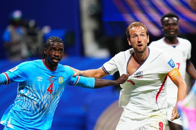 England v DR Congo - FIFA World Cup, WM, Weltmeisterschaft, Fussball 2026 - Round of 32 ATLANTA, USA - JULY 1: Harry Kane (9) of England in action against Axel Tuanzebe (4) of DR Congo during 2026 FIFA World Cup Round of 32 match between England and DR Congo at Mercedes-Benz Stadium (Atlanta Stadium) in Atlanta, Georgia, United States on July 1, 2026. Evrim Aydin Anadolu Georgia United States. Editorial use only. Please get in touch for any other usage.  Copyright: x2026xAnadoluxEvrimxAydinx