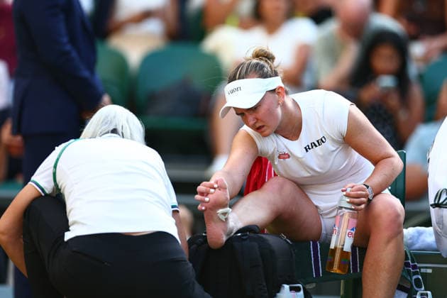 Barbora Krejcikova receives treatment during her second round match Wimbledon Tennis Championships, Day 3, The All England Lawn Tennis and Croquet Club, London, UK - 01 Jul 2026London The All England Lawn Tennis and United Kingdom  Copyright: xJamesxMarsh Shutterstockx 16970329fh