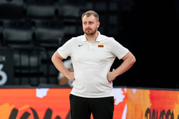 Japan v Lithuania - Round of 16 - FIBA U17, U 17 Basketball World Cup 2026 Tomas Tarasevicius, coach of Lithuania, looks on during the FIBA U17 Basketball World Cup Round of 16 game between Japan and Lithuania at BDC Main Venue in Istanbul, Turkey, on July 1, 2026. Istanbul Istanbul Turkey  Copyright: xYagizxGurtugx originalFilename:gurtug-japanvli260701_npw4L.jpg