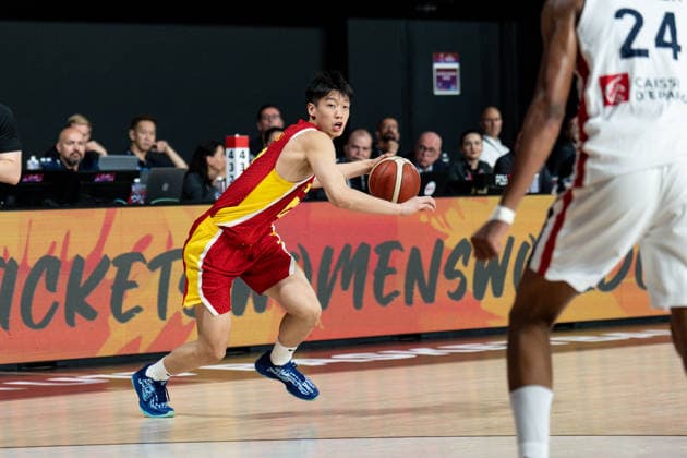 France v China - Round of 16 - FIBA U17, U 17 Basketball World Cup 2026 Feiyan Lyu of China competes during the FIBA U17 Basketball World Cup Round of 16 game between France and China at BDC Main Venue in Istanbul, Turkey, on July 1, 2026. Istanbul Istanbul Turkey  Copyright: xYagizxGurtugx originalFilename:gurtug-francevc260701_npx6d.jpg