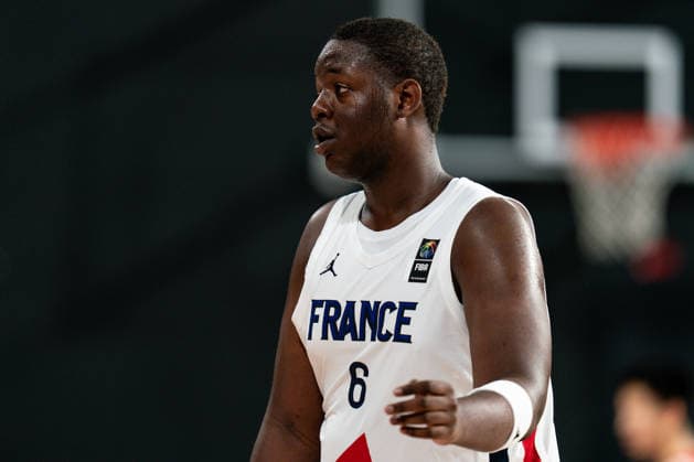 France v China - Round of 16 - FIBA U17, U 17 Basketball World Cup 2026 Sven Ngom of France looks on during the FIBA U17 Basketball World Cup Round of 16 game between France and China at BDC Main Venue in Istanbul, Turkey, on July 1, 2026. Istanbul Istanbul Turkey  Copyright: xYagizxGurtugx originalFilename:gurtug-francevc260701_npWqy.jpg